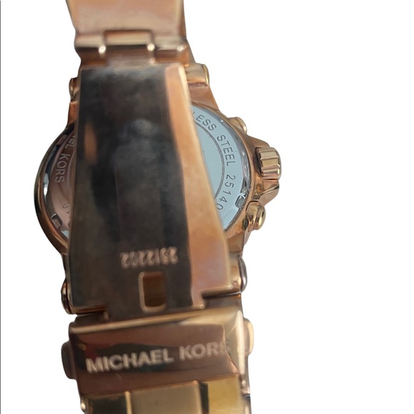 Barely Worn Men’s MK watch - Picture 4 of 4